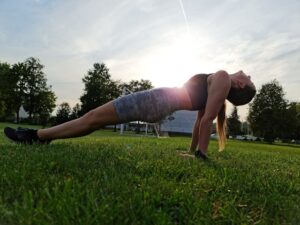 Lugares para treinar ar livre, mulher no parque