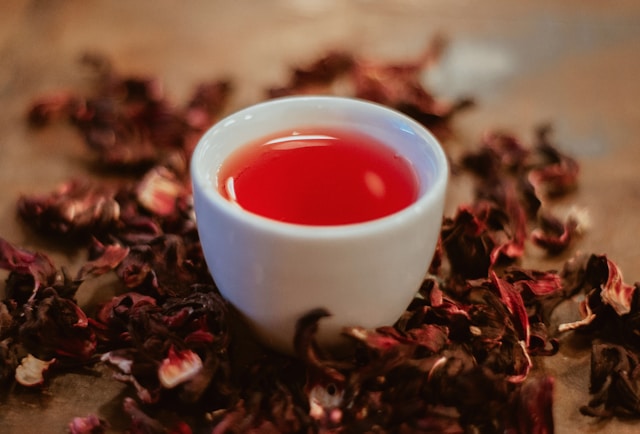 Chá Hibisco no copo